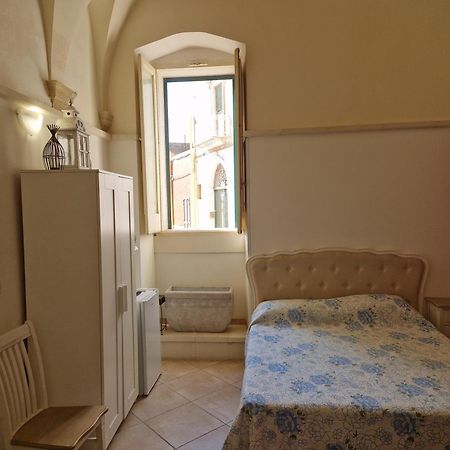Palazzo Costantini Bed & Breakfast San Donato di Lecce Ngoại thất bức ảnh
