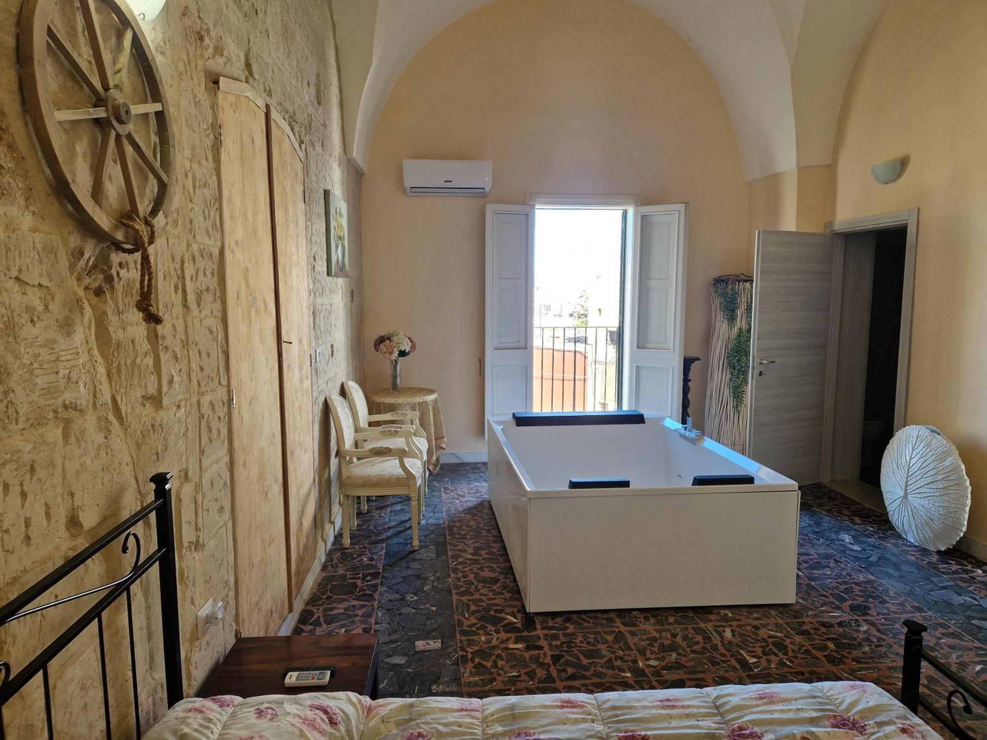 Palazzo Costantini Bed & Breakfast San Donato di Lecce Ngoại thất bức ảnh